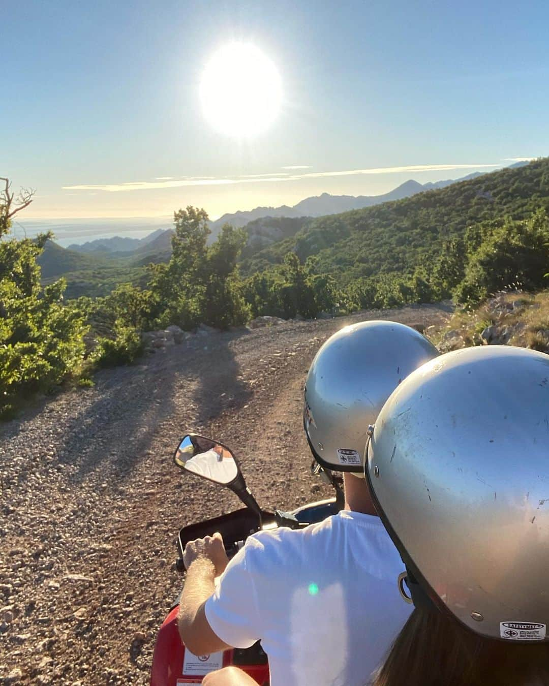 アンドレイ・クラマリッチさんのインスタグラム写真 - (アンドレイ・クラマリッチInstagram)「Nature road 🛵」7月16日 18時34分 - andrejkramaric