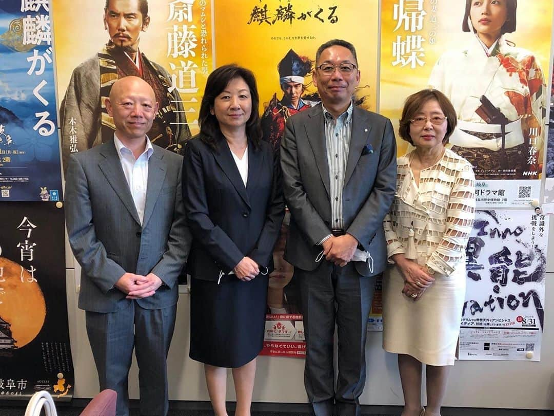 野田聖子さんのインスタグラム写真 - (野田聖子Instagram)「山口県山口市小郡平成町から社会福祉法人青藍会の阿武副代表と部坂事業開発部長が会館にお越しくださいました。 青藍会では、医療的ケア児を預かる専門施設を8月に開設されるとのこと。「子どもたちの発達の場を確保し、保護者の負担を減らしたい。預ける場所をつくることで、家族が社会的に孤立するのを防ぎたい。また学校関係者への研修を実施し、ケアを学ぶ場の提供もしていきたい」とお話ししてくださいました。  #野田聖子 #医療的ケア児 #医療ケア」7月16日 18時35分 - seiko.noda