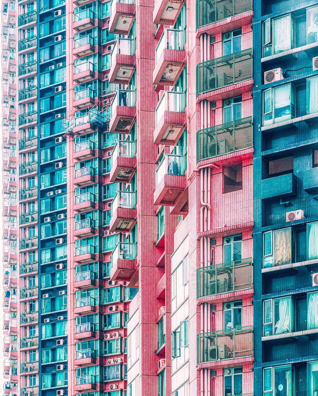 HAYAMI HANNAH ハナさん ど田舎さんのインスタグラム写真 - (HAYAMI HANNAH ハナさん ど田舎Instagram)「Colors 🏢 Edited by me  : :  #hayamihannah  #Picsofhk #香港 #Sonyimagegallery  #discoverhongkong #instameethk⁠ #awesomehongkong  #hongkongphotography⁠ #unlimitedhongkong  #exploringhongkong⁠ #hongkongstreets  #hongkongnight  #hkphotography ⁠ #hongkong  #hongkonglifestyle #Hongkonginsta  #hongkongstreetphotography⁠ #visualhongkong  #reframinghk  #travelphotography #Bealpha  #sonyimages #moodygrams⁠  #asianlens #letsguide #Eyeempohoto #線維筋痛症 #yourshotphotographer  #localiiz」7月16日 18時37分 - hayamihannah