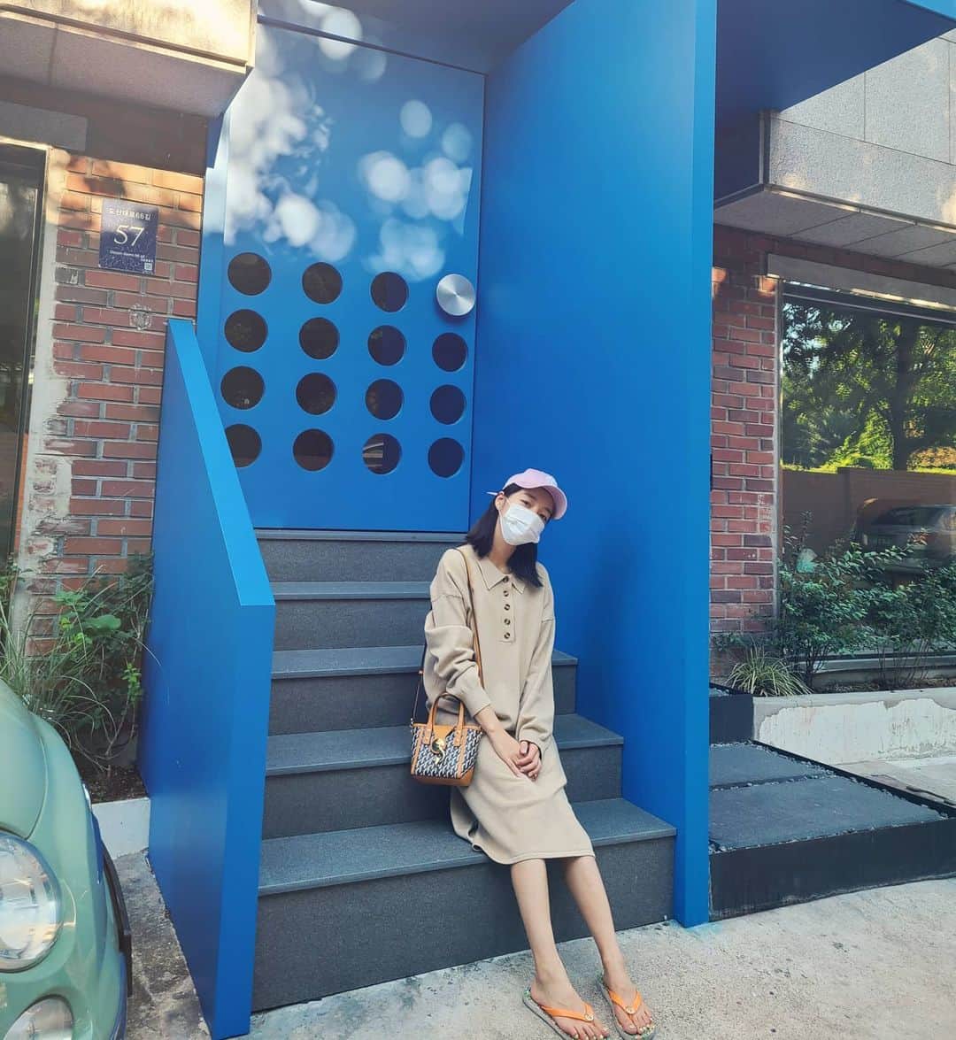 ムン・ジインさんのインスタグラム写真 - (ムン・ジインInstagram)「동네입니다. . #동네마실#반경5미터#photo#by#bk」7月16日 18時56分 - moonjiin_actress