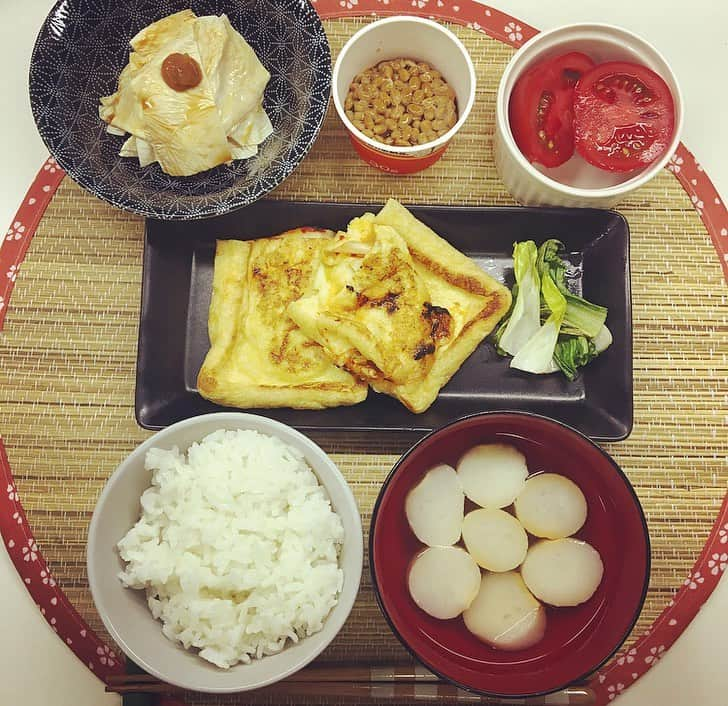 千眼美子のインスタグラム：「・ データフォルダから大放出中。 ゆば。油揚げ。 もりおか冷麺。 肉じゃが。 #🍚 #自炊 #the炊 #夕飯 #和食 #手作り #ごはん #冷麺 #肉じゃが #油揚げ #千眼美子公式lineblog」