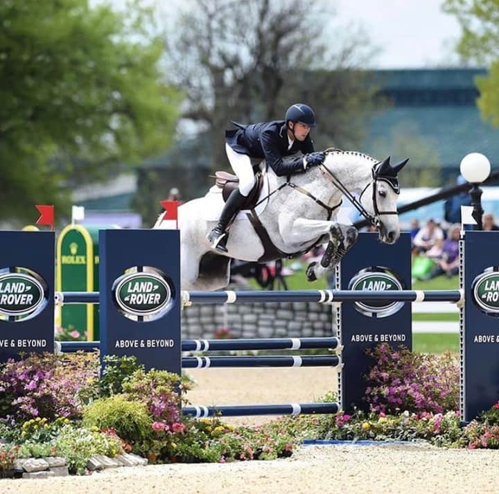 のインスタグラム：「Rider says “Jump”⁠ Horse says “How high?”⁠ ❤️ @willcolemanequestrian⁠ ⁠ Photo: @sasequinephotography⁠ ⁠ #equestrian #ridingboots #albertofasciani」