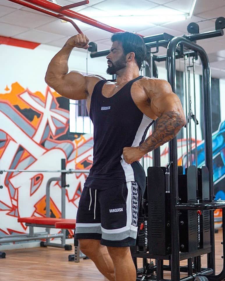Sergi Constanceさんのインスタグラム写真 - (Sergi ConstanceInstagram)「💪 @vqfit  Shorts & top Contrast collection Tap link @vqfit to shop online」7月16日 19時20分 - sergiconstance