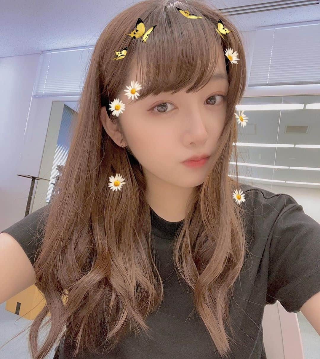 鉄戸美桜のインスタグラム：「久しぶりに傘持たないで外出た☂️曇りだったけど☁️」