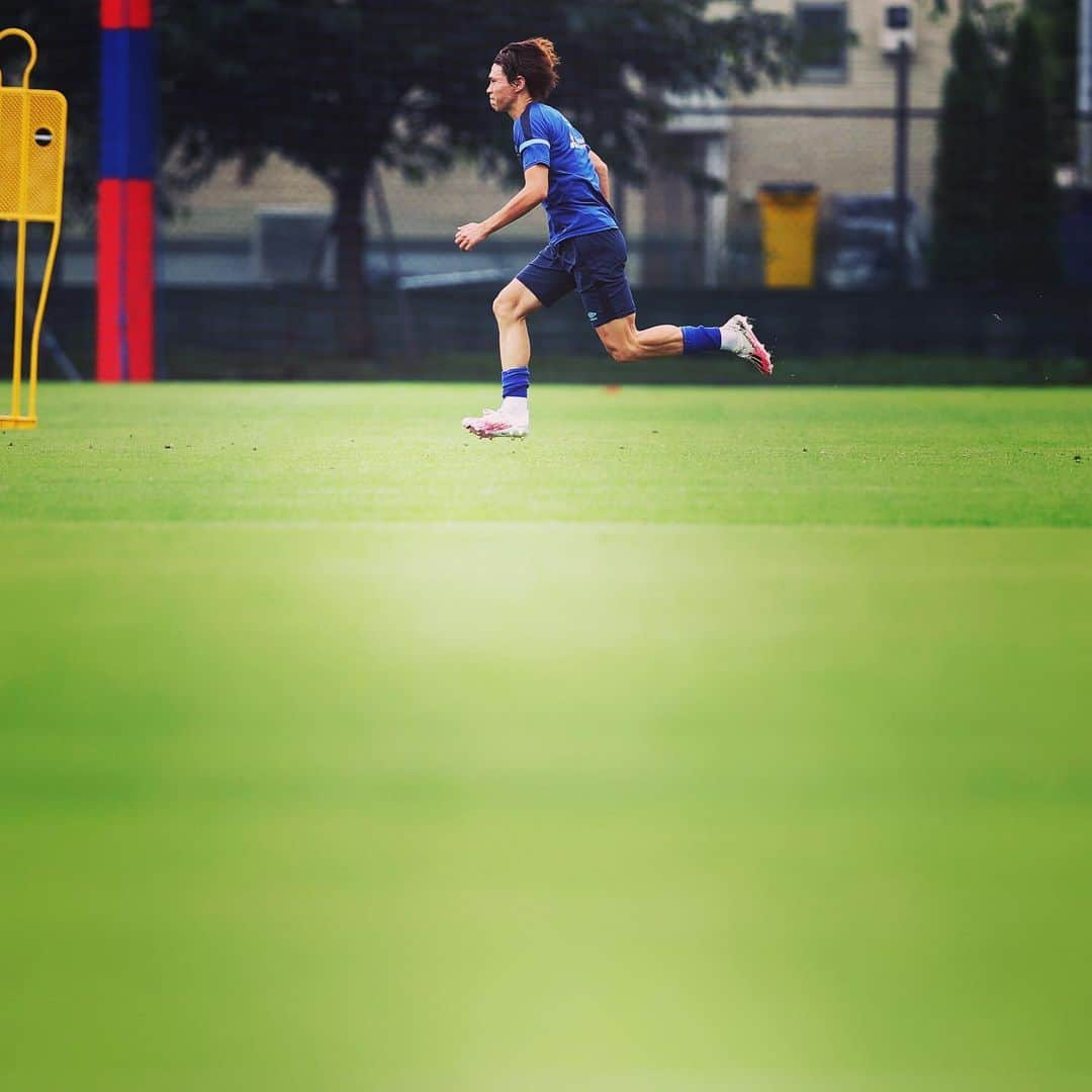 FC東京オフィシャルグッズさんのインスタグラム写真 - (FC東京オフィシャルグッズInstagram)「🔵🔴 ラストゲームでともに勝利を。 photo by Kenichi Arai  @kento_hashimoto_18  @fctokyoofficial  #橋本拳人 #STAYWITHTOKYO  #FC東京 #fctokyo #tokyo」7月16日 19時26分 - fctokyoofficial