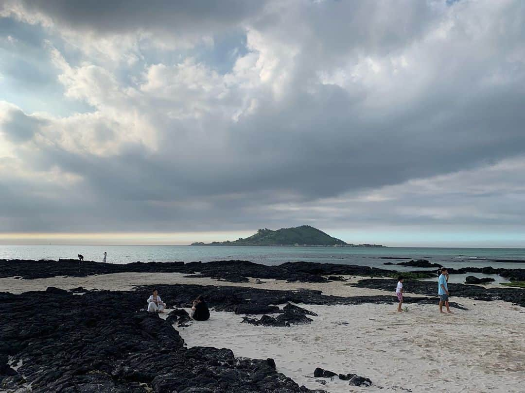 ハン・ジヘさんのインスタグラム写真 - (ハン・ジヘInstagram)「금능 🌅 #jeju」7月16日 19時38分 - jh_han