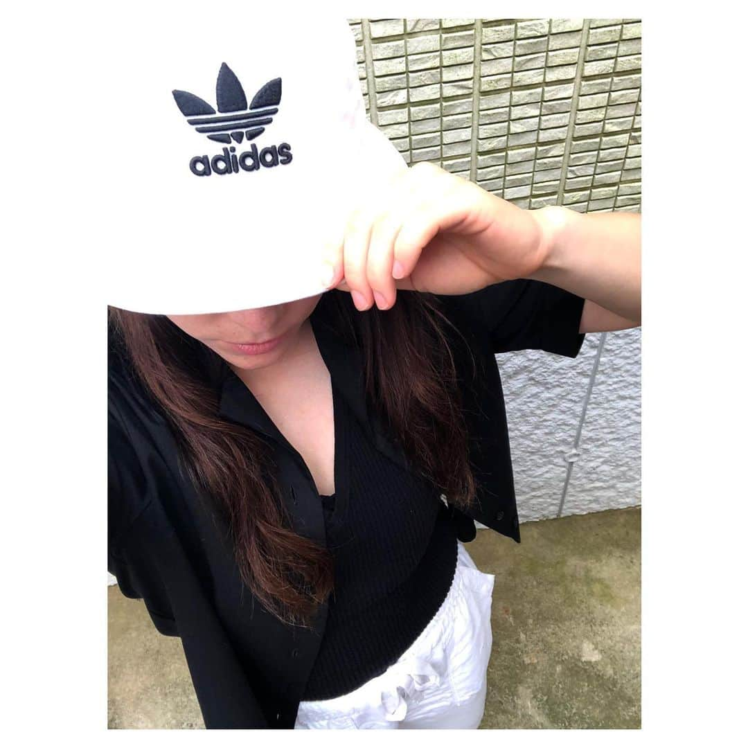 永井葉月さんのインスタグラム写真 - (永井葉月Instagram)「. . 🌞🌞👒🌞🌞 @adidastokyo  この帽子お気に入り✨ 暑い夏は熱中症にならないように 帽子かぶってお出かけしよう😉 . . #instadaily #adidas #adidasfashion  #adidastokyo #アディダス  #アディダスコーデ #whitehat」7月16日 19時47分 - hazuki815hazuki