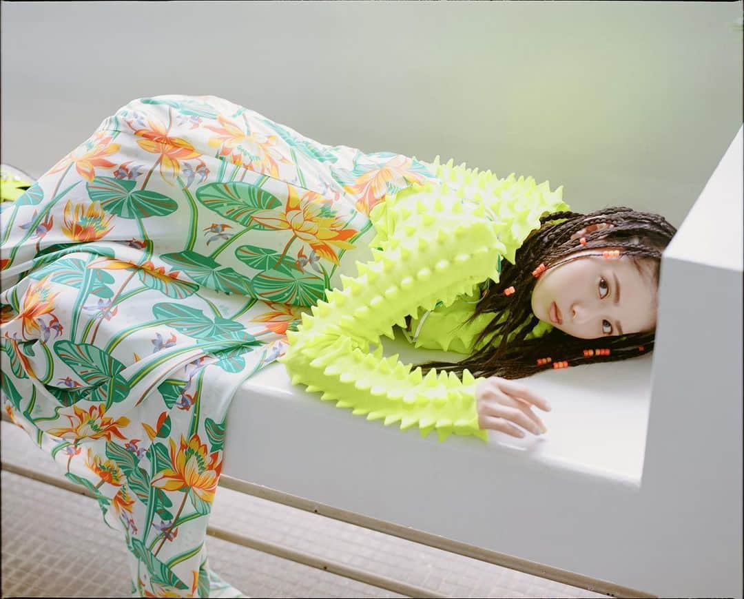 Kisshomaru S.のインスタグラム：「Asuka Saito wearing @loewe for @sweet_editors」
