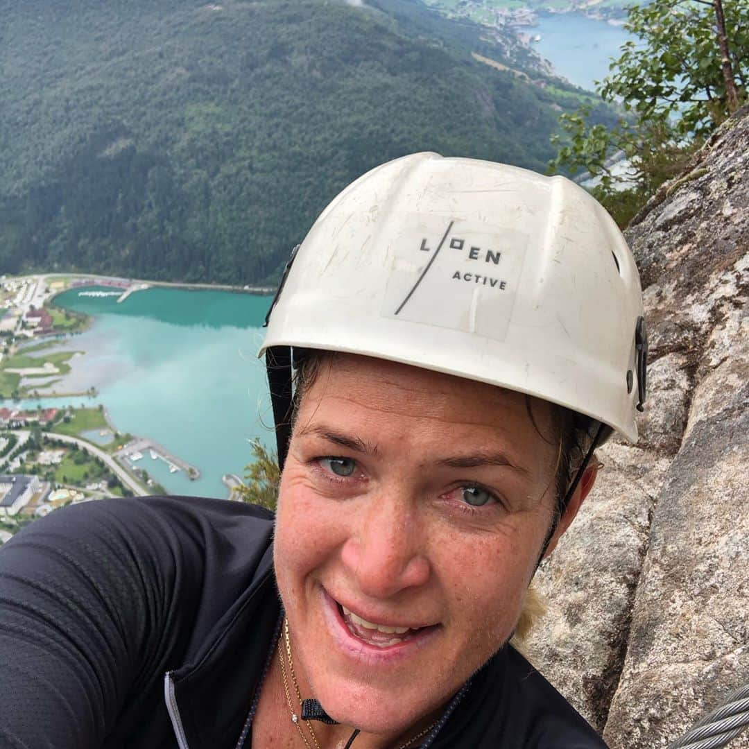 スーザン・ペターセンさんのインスタグラム写真 - (スーザン・ペターセンInstagram)「Norway adventures continues..... Bucket list- #viaferrata #loen #scary」7月16日 19時45分 - suzannpettersen