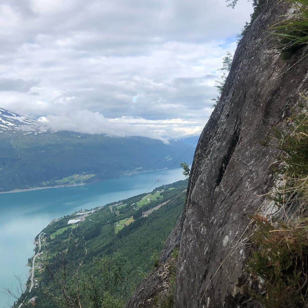 スーザン・ペターセンさんのインスタグラム写真 - (スーザン・ペターセンInstagram)「Norway adventures continues..... Bucket list- #viaferrata #loen #scary」7月16日 19時45分 - suzannpettersen