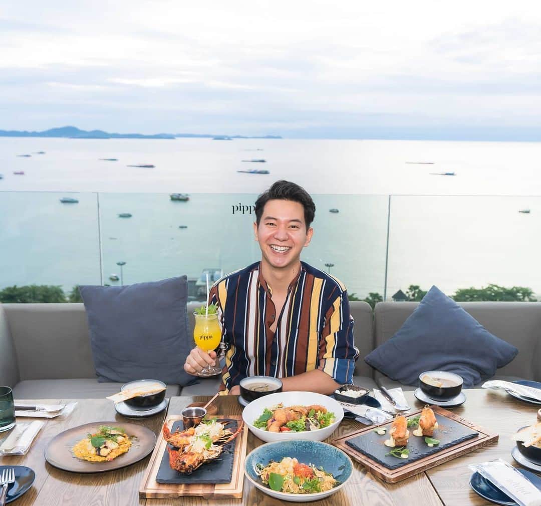 アイス・サランユーのインスタグラム：「On 19th Floor of @myttbeachhotel  At @pipparestaurant  For one of the best View point in  #Pattaya Beach  #เที่ยวทั่วไทยกับไอซ์ศรัณยู  #อร่อยบอกต่อ #thailand」