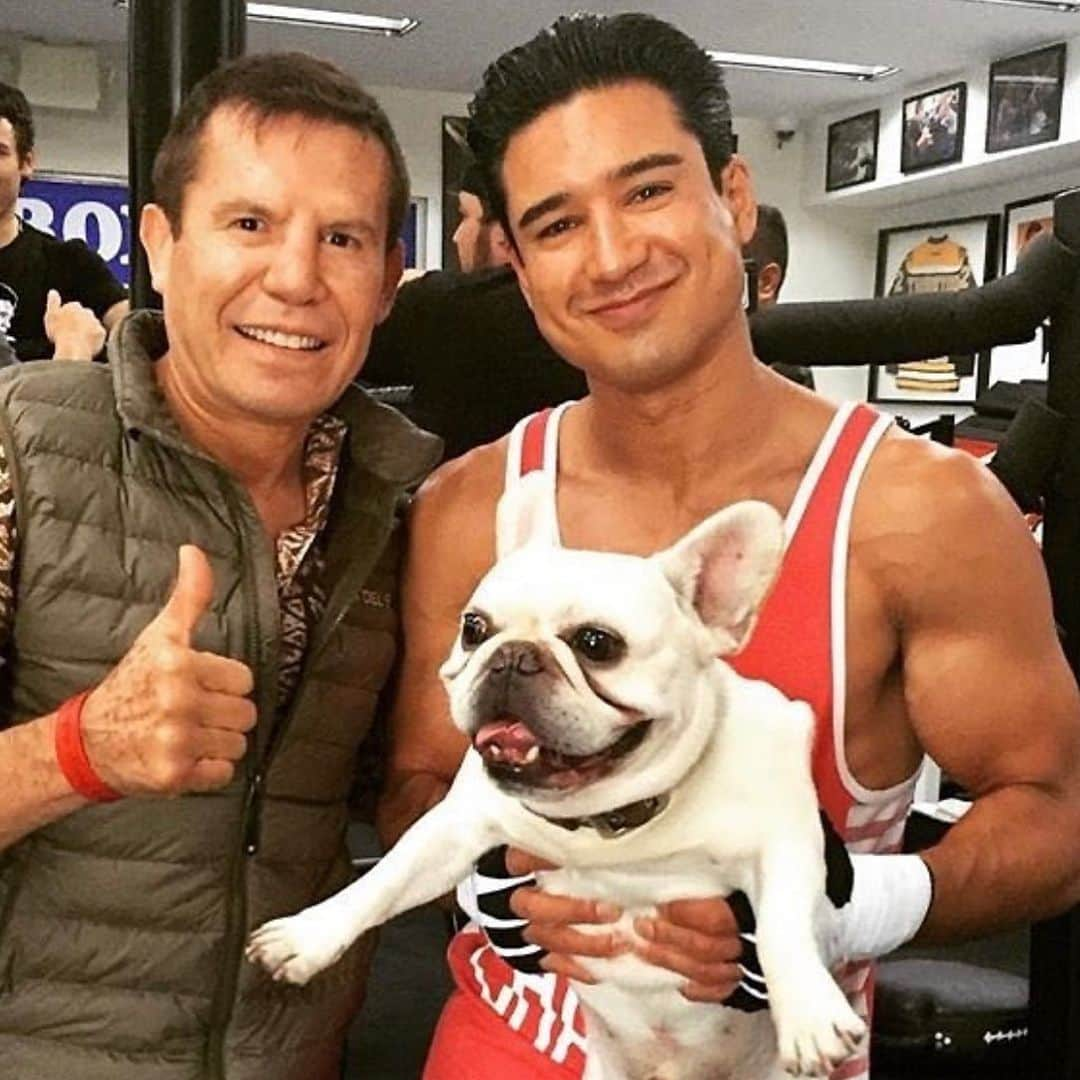 マリオ・ロペスのインスタグラム：「#mariolopez #mariolopezextra #savedbythebell #sbtb #slater #acslater #lopez #lópez #fanbase #fantasyfootball #messi @onwithmariolopez @mariolopez #sbtbmeme #bayside #preppy #onwithmariolopez」