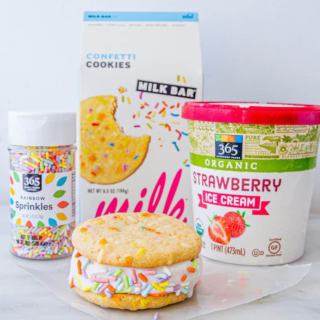 Whole Foods Marketさんのインスタグラム写真 - (Whole Foods MarketInstagram)「Just in time for #NationalIceCreamDay, @ChristinaTosi makes ice cream sandwiches inspired by @MilkBarStore's newest cookies – available now at your local store! Check out today's Story to for these easy, at-home recipes.」7月17日 5時34分 - wholefoods