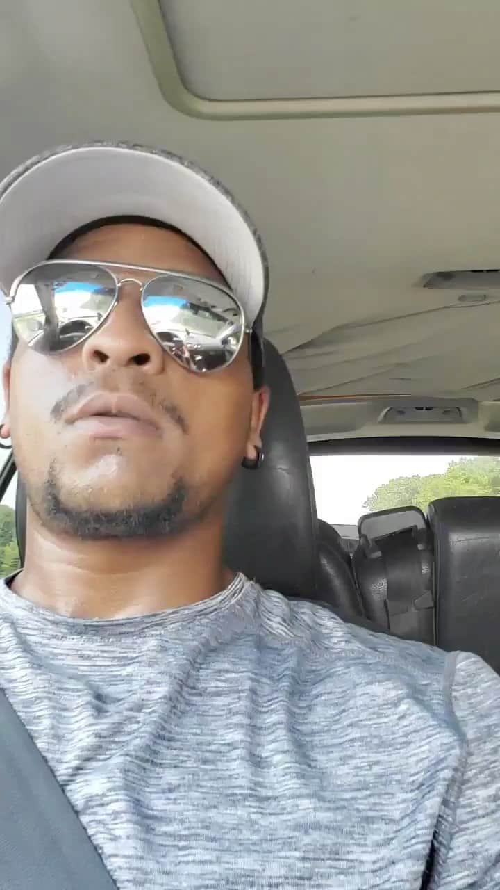ティモシー・サイクスのインスタグラム：「I LOVE this video that one of my newest students Simon just posted, as he has grown his account 12x to over $11,000 in just a few weeks because he’s studying hard, following my trading rules & most importantly, it’s a red hot market right now where there are SO MANY OPPORTUNITIES EVERY DAY FOR THOSE WHO ARE PREPARED! Realize he was aiming small and just trying to make $300/day, but Simon has been averaging $1,000/day in profits all while studying hard so I hope his story/work ethic inspires you and gets you off your ass to study & learn how to trade this crazy market too. I now have dozens of students earning $10,000+/month and while I don’t normally brag about my trading, and I donate 100% of my trading profits to charity, I made roughly $300,000 in June and now $40,000+ half through July…thanks to everyone staying at home & trying to make some extra income it’s absolute insanity in the stock market every day right now…and you can profit off if you want. Absolutely no lazy people or get rich quick BS, dedicated students only, but if you want to learn, click the link in my bio & let me teach you everything I learned the hard way over 20+ years! This crisis sucks, but you might as well make the best of it & learn how to make money SAFELY FROM YOUR OWN HOME! #ilovemyjob #proudteacher #proudteachermoment #jewreview」