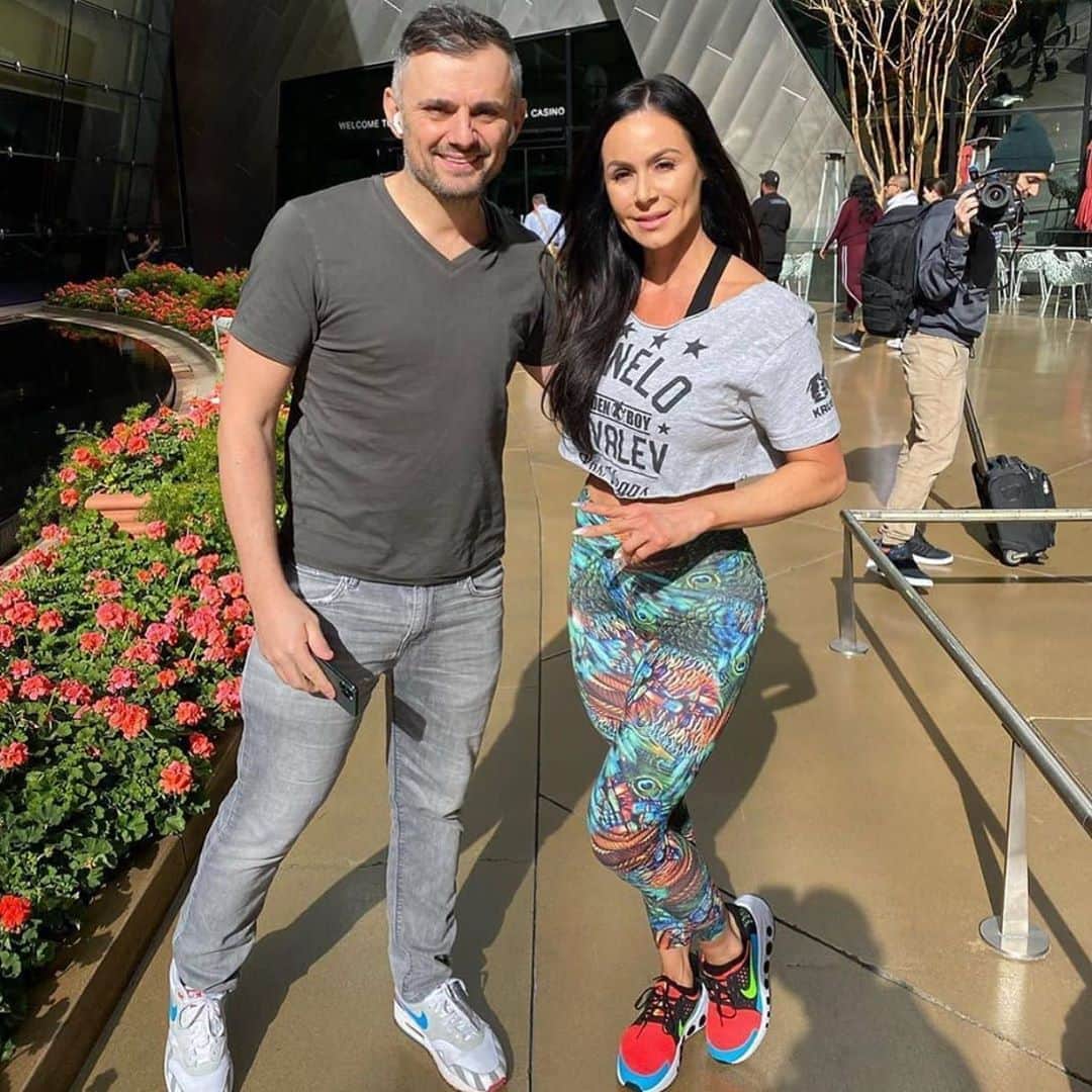 Kendra Lustさんのインスタグラム写真 - (Kendra LustInstagram)「#tbt when #Vegas was open with @garyvee 🙌🏻 #throwbackthursday」7月17日 6時25分 - kendralust