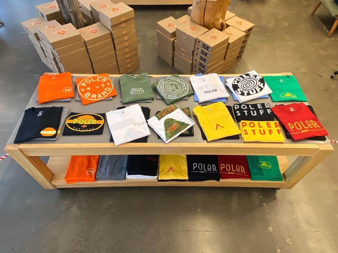 Poler Outdoor Stuffさんのインスタグラム写真 - (Poler Outdoor StuffInstagram)「Graphic tees for every day of the week + more 😍 #campvibes #polerstuff #portlandoregon」7月17日 6時19分 - polerportland