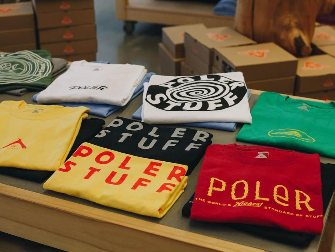 Poler Outdoor Stuffさんのインスタグラム写真 - (Poler Outdoor StuffInstagram)「Graphic tees for every day of the week + more 😍 #campvibes #polerstuff #portlandoregon」7月17日 6時19分 - polerportland