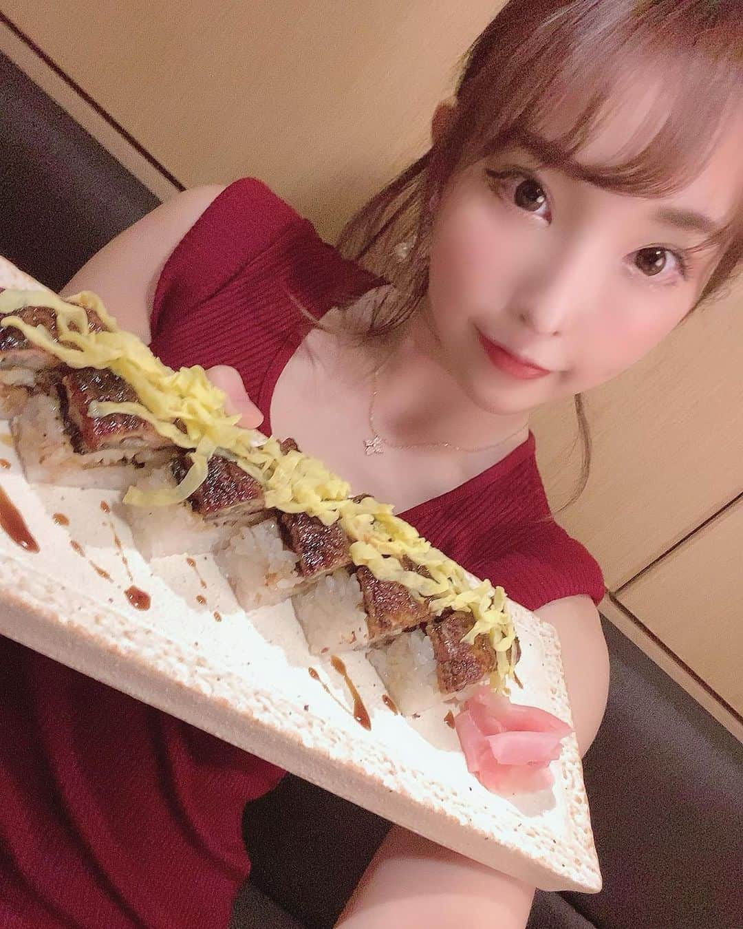 まいてぃ（粕谷まい）さんのインスタグラム写真 - (まいてぃ（粕谷まい）Instagram)「鰻ぃ🤤🤤🤤💓 ・ ・ 土用の丑の日先取りしてきました♡♡ ・ ・ 店主さんが知人の知人で、仲良くさせて頂きました✨ ・ ・ ・ 新橋にある高之屋さん♡♡ ふっくらせいろ蒸しが美味しすぎでした♡♡ ・ ・ ・ ・ ・ ・ ・ ・  #髙之屋 #銀座鰻せいろう蒸し #銀座のおすすめ #銀座グルメ #銀座ディナー #女子会にもおすすめ #土用の丑 #pr #コラボベース #新橋 #美味しいご飯 #女子 #東京グルメ #グルメ」7月17日 6時34分 - maity_0917