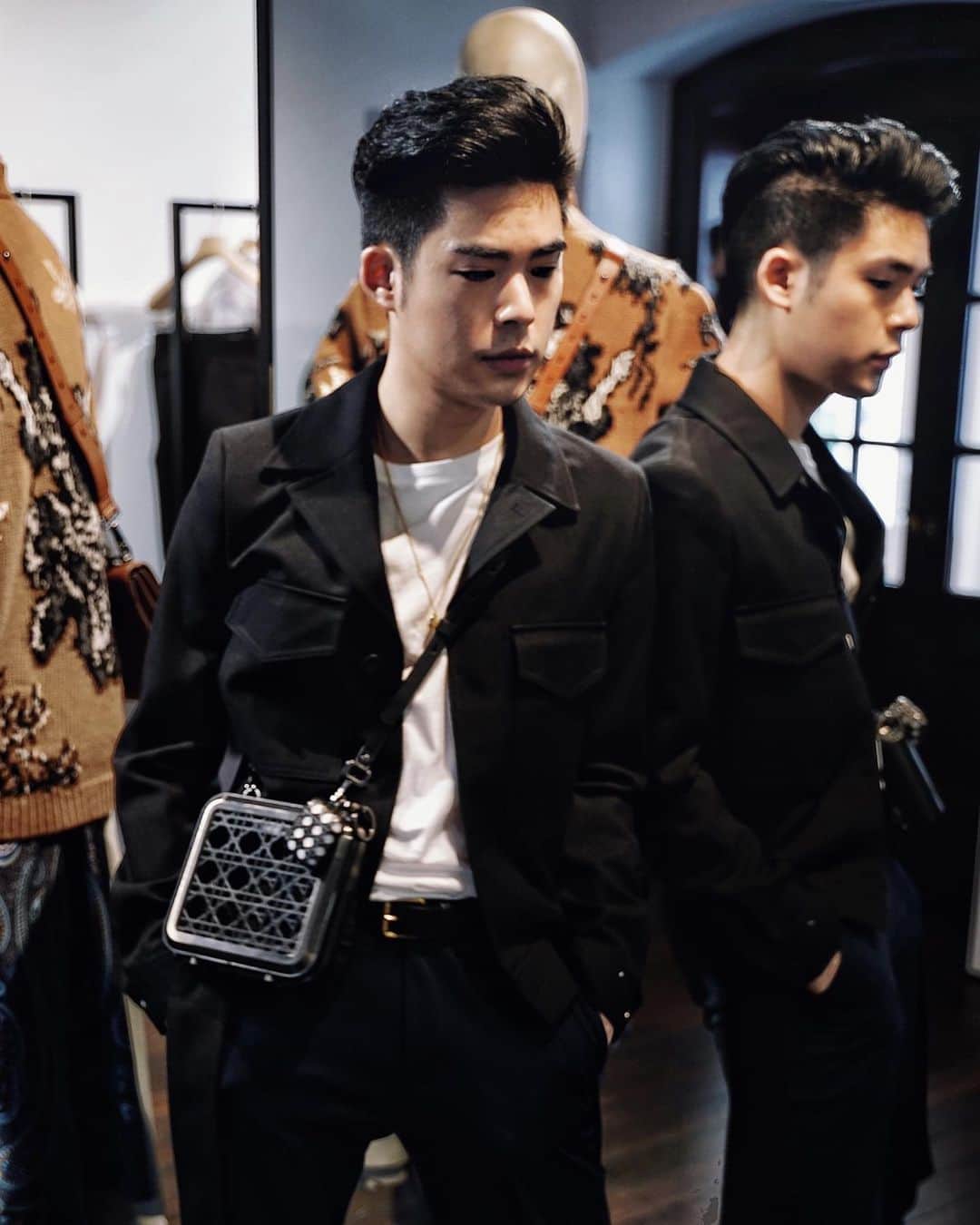 Christoffer Chengのインスタグラム：「Caged by @dior 💙 @Dior #DiorAW20 @MariaGraziaChiuri  #DiorWinter20 @MrKimJones  #DiorJoaillerie #DiorHorlogerie @VictoiredeCastellane」