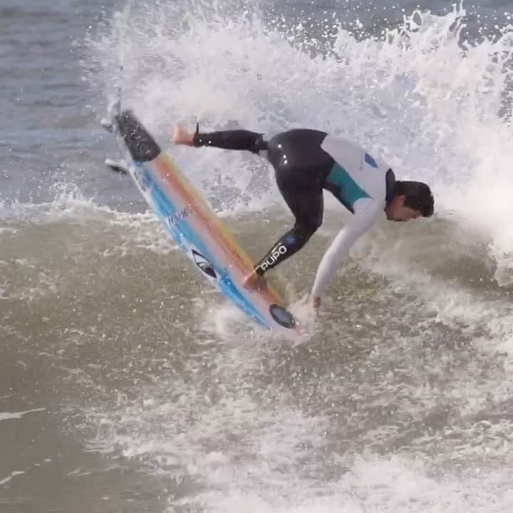ミグエル・プッポのインスタグラム：「Matos bay🔥Algumas ondas de ontem🌊 #Gratidao #Backside (🎥: @juliobazanella ) @filmr.app #filmrapp」