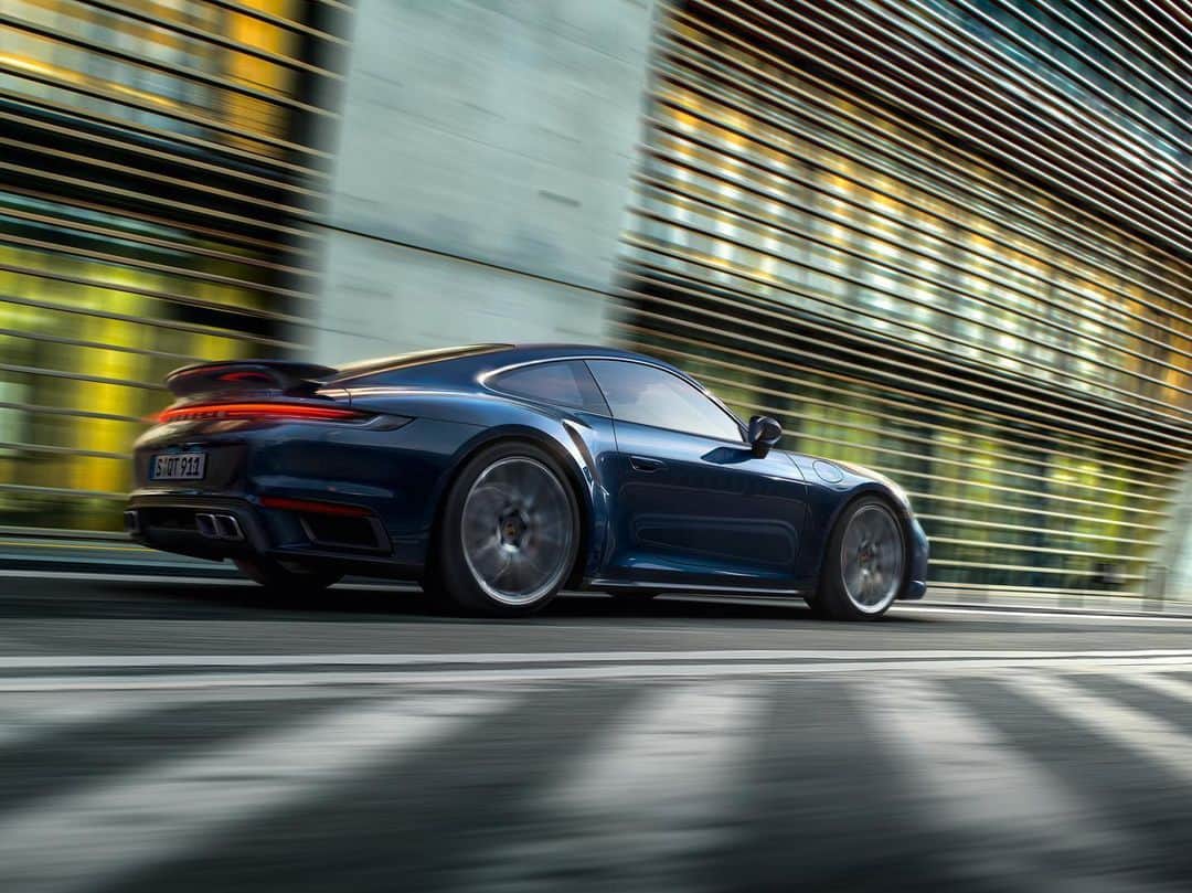 Porsche Japanさんのインスタグラム写真 - (Porsche JapanInstagram)「The new 911ターボ 初代911ターボ発売から45年。 歴史ある911ターボが新しく生まれ変わりました。 先代モデルより+40PSパフォーマンスが向上し580PSに。 0-100km/h加速は2.8秒のタイムを実現しています。  #ポルシェ #Porsche #911 #911ターボ #911turbo #スポーツカー」7月16日 22時12分 - porsche_japan