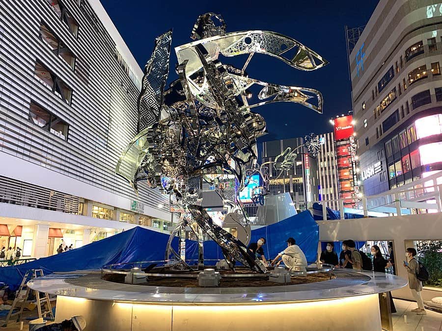 松山智一のインスタグラム：「Nite vision 🦉#ShinjukuStation #LumineEST」