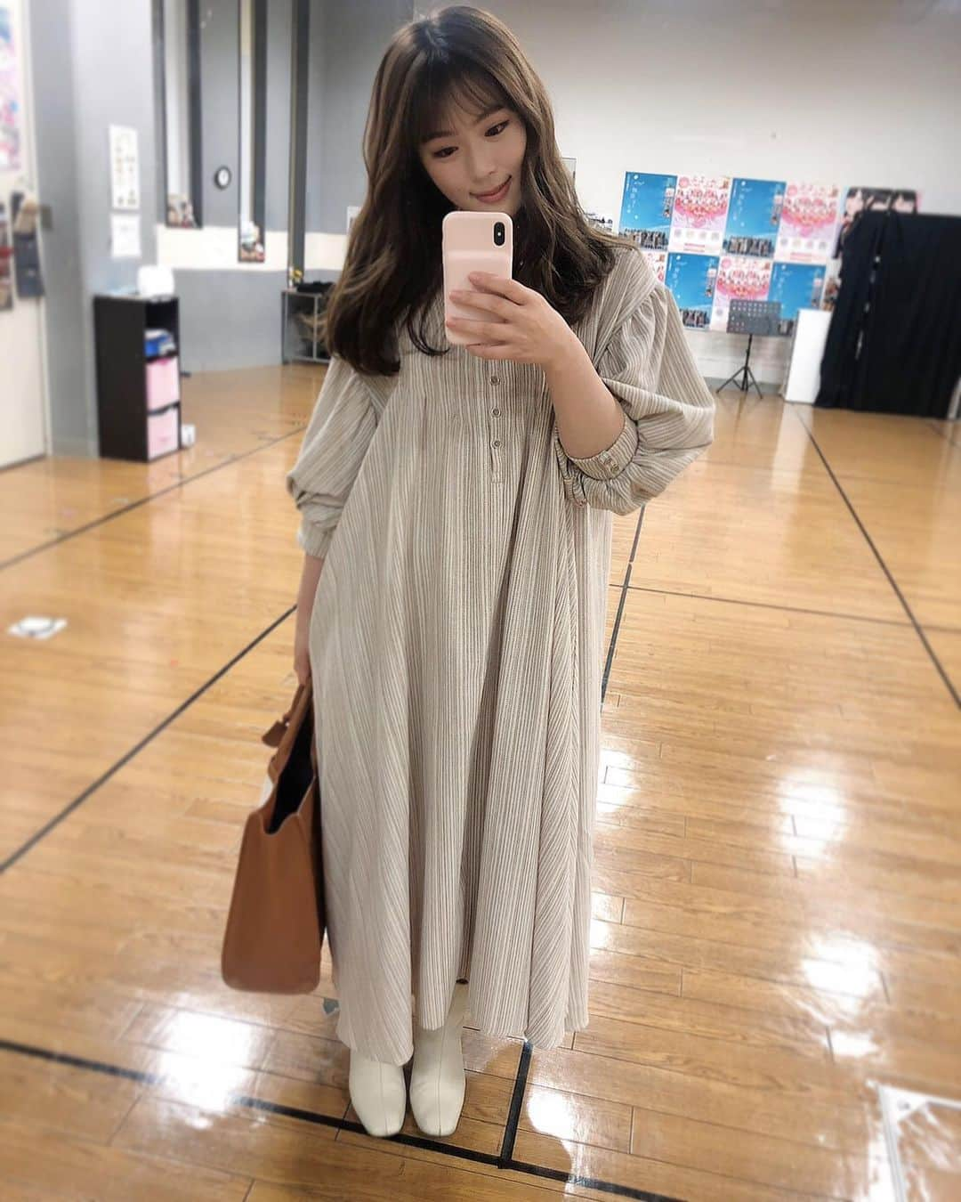 渋谷凪咲さんのインスタグラム写真 - (渋谷凪咲Instagram)「先日の私服です☺️👒 . . #NMB48劇場 #年季の入った楽屋 #ここで皆んな踊り狂ってダンス練習してます💃 #私服 #ootd #ナギッション  #カジュアルコーデ #ロングワンピース」7月16日 22時25分 - nagisa_nikoniko