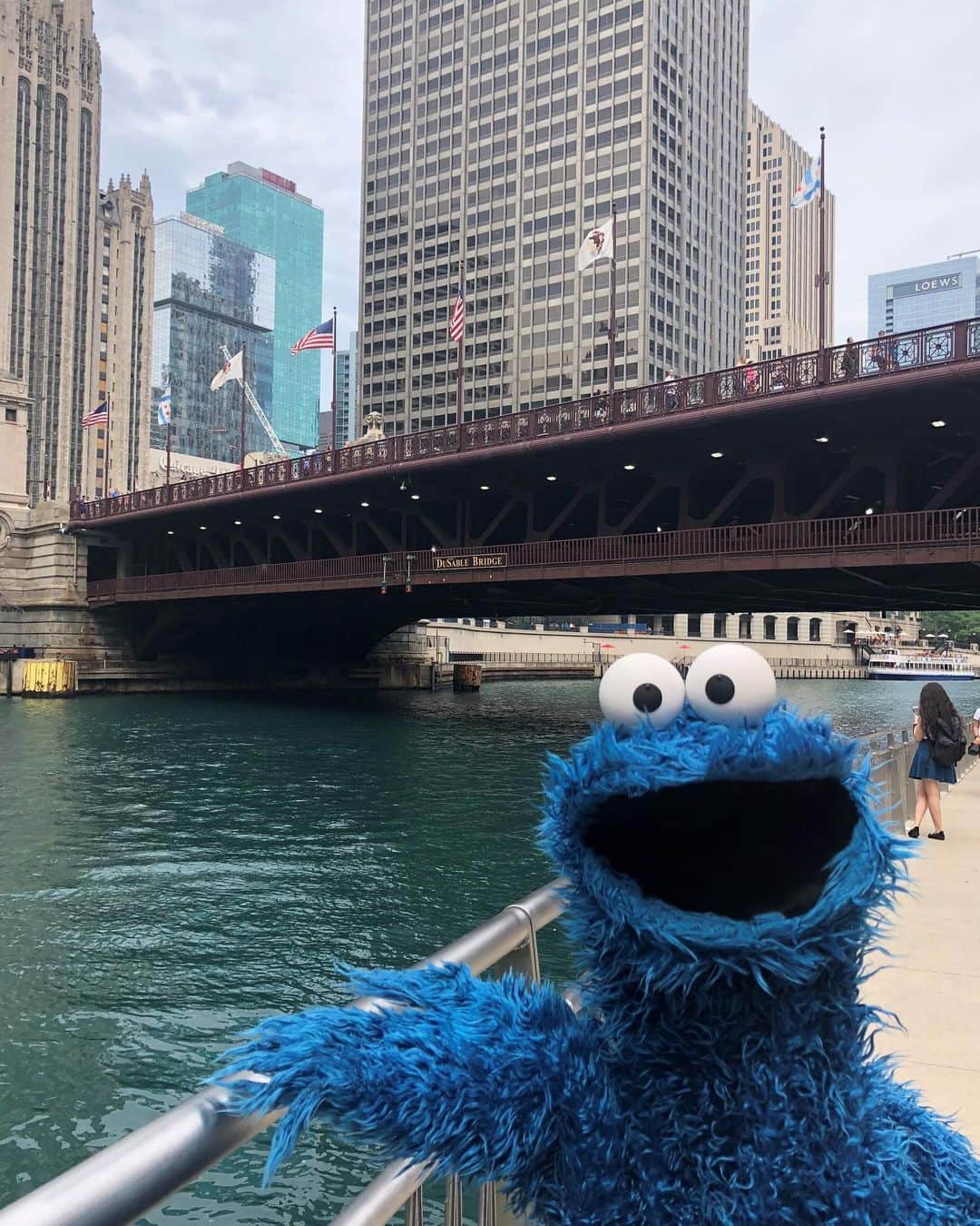 セサミストリートさんのインスタグラム写真 - (セサミストリートInstagram)「#TBT to searching for the best cookies in Chicago with none other than Cookie Monster! • • • #sesamestreet #cookiemonster #cookiesofinstagram #chicago #chicagogram #chicagokids #chicagoparent #kidscontent #momlife #dadlife #travel #summerfun」7月16日 22時20分 - sesamestreet