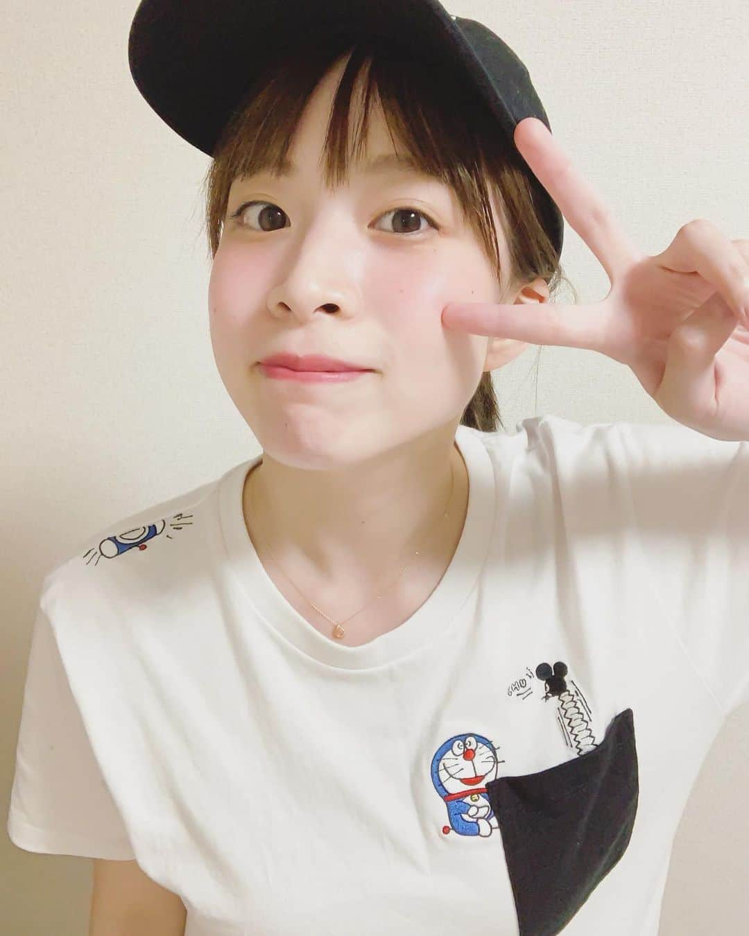 小菅怜衣さんのインスタグラム写真 - (小菅怜衣Instagram)「本日のこすげもん。 . このTシャツは可愛い言われる率高い❤️ 肩の刺繍が特にお気に入りっ。 . . . . . #ドラえもん #ドラえもんグッズ #ドラえもん好きな人と繋がりたい #ドラえもん大好き #ドラえもんtシャツ #グラニフ #tシャツ女子 #きょコ #今日の服  #instadaily #instafashion #doraemon #milkfed #japanesegirl #anime #japaneseculture #followｍe」7月16日 22時21分 - kosuge_rei