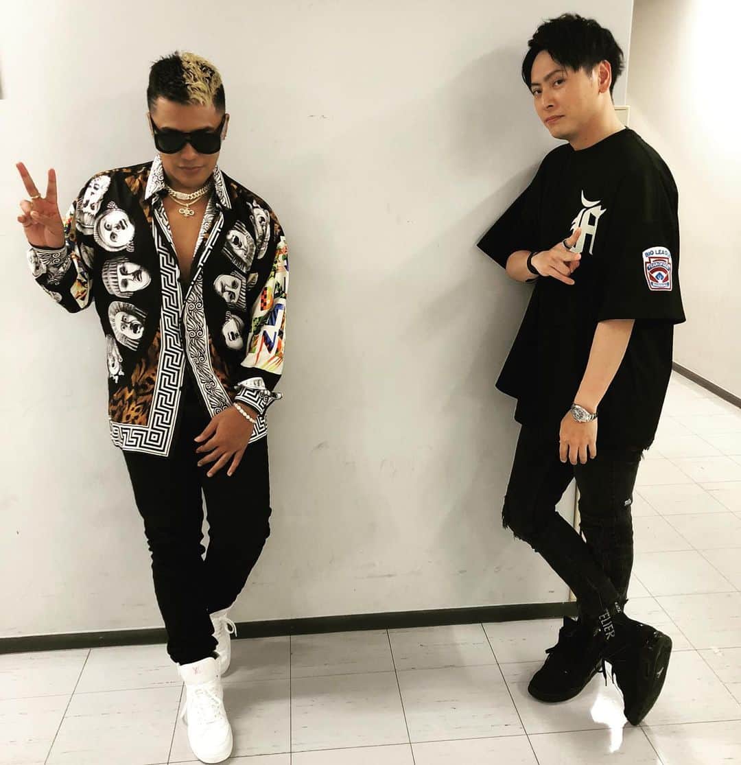 読売テレビ ダウンタウンdx さんのインスタグラム写真 読売テレビ ダウンタウンdx Instagram Elly 山下健二郎 三代目jsoulbrothers 3jsb かっけーのよ かっけー人の ヒザの曲げ具合 神降りてくるレベル 神棚にしたい ピースされる右手になりたい