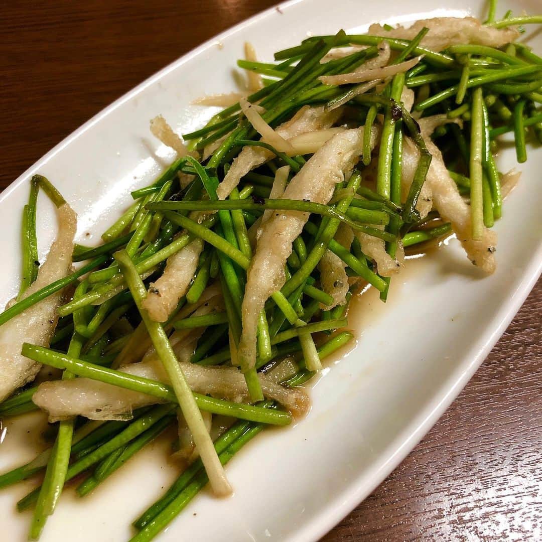 休日課長さんのインスタグラム写真 - (休日課長Instagram)「パイナップル…チャーハンが…うまい…これ絶対彼女と食べたいやつ。リピート確定。久々の水蓮菜も美味。」7月16日 22時38分 - kyujitsu_kacho