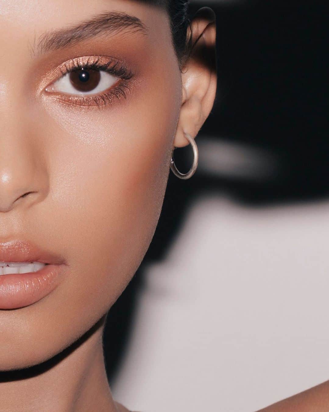 Smashboxのインスタグラム：「Is natural glam an oxymoron? Not with Cali Contour. 💎」