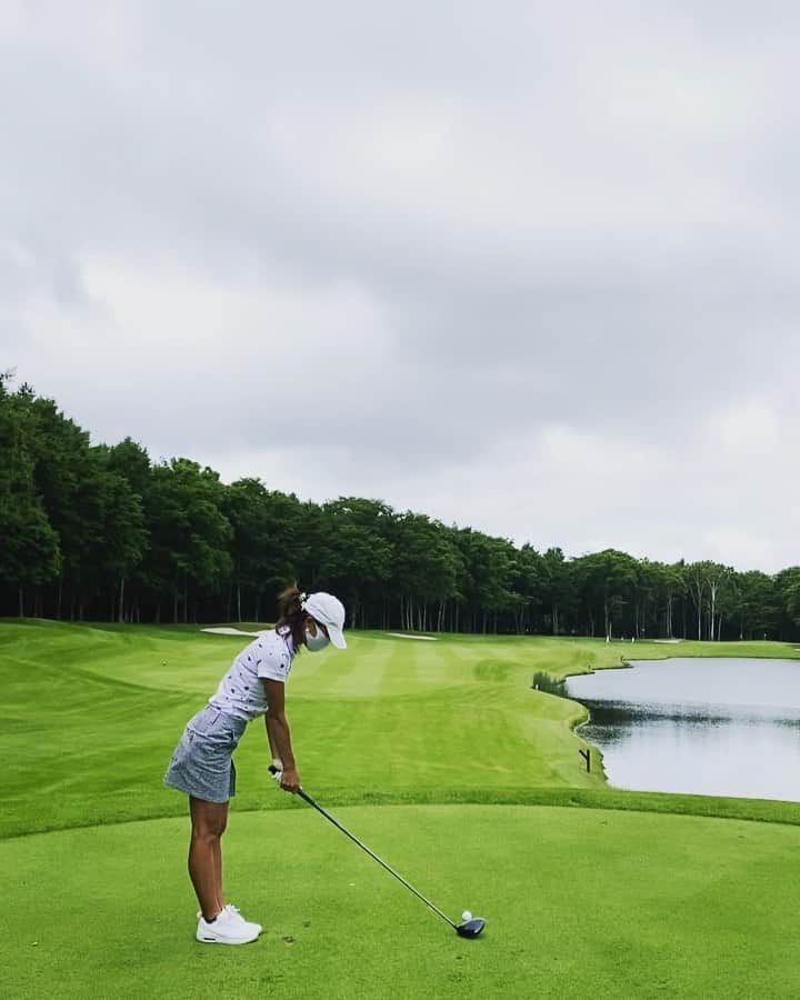 相川友希のインスタグラム：「寝起きゴルフ⛳️ #楽しい　#ゴルフ　#成長ゴルフ　#次もどこか行けますように　#恒例旅　#ツアー2日目　#身になってるといいな　#無駄はない　#目標達成」