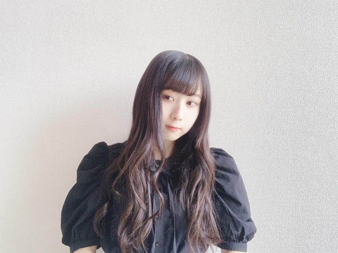 井上瑠夏のインスタグラム：「👩🏻﻿🧚🏻‍♀💭 ﻿ ﻿ 今 人生で一番﻿ 髪長いっ😮﻿ ﻿ ﻿ ﻿ #髪 #伸びた #ロングヘア #hair  #ske48 #井上瑠夏」