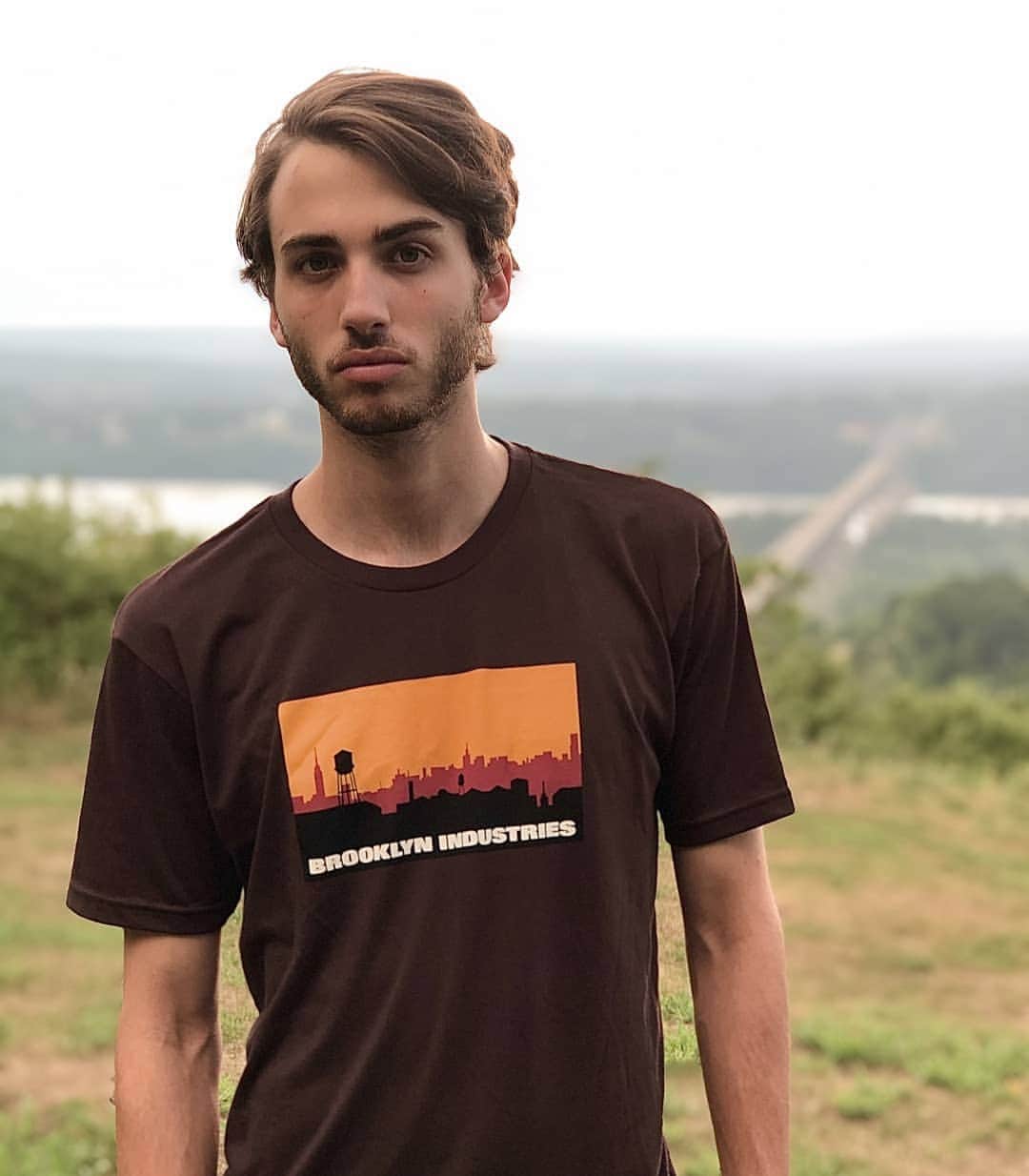 ブルックリンインダストリーズのインスタグラム：「Skyline Logo with a view. #brooklynindustries #liveworkcreate」