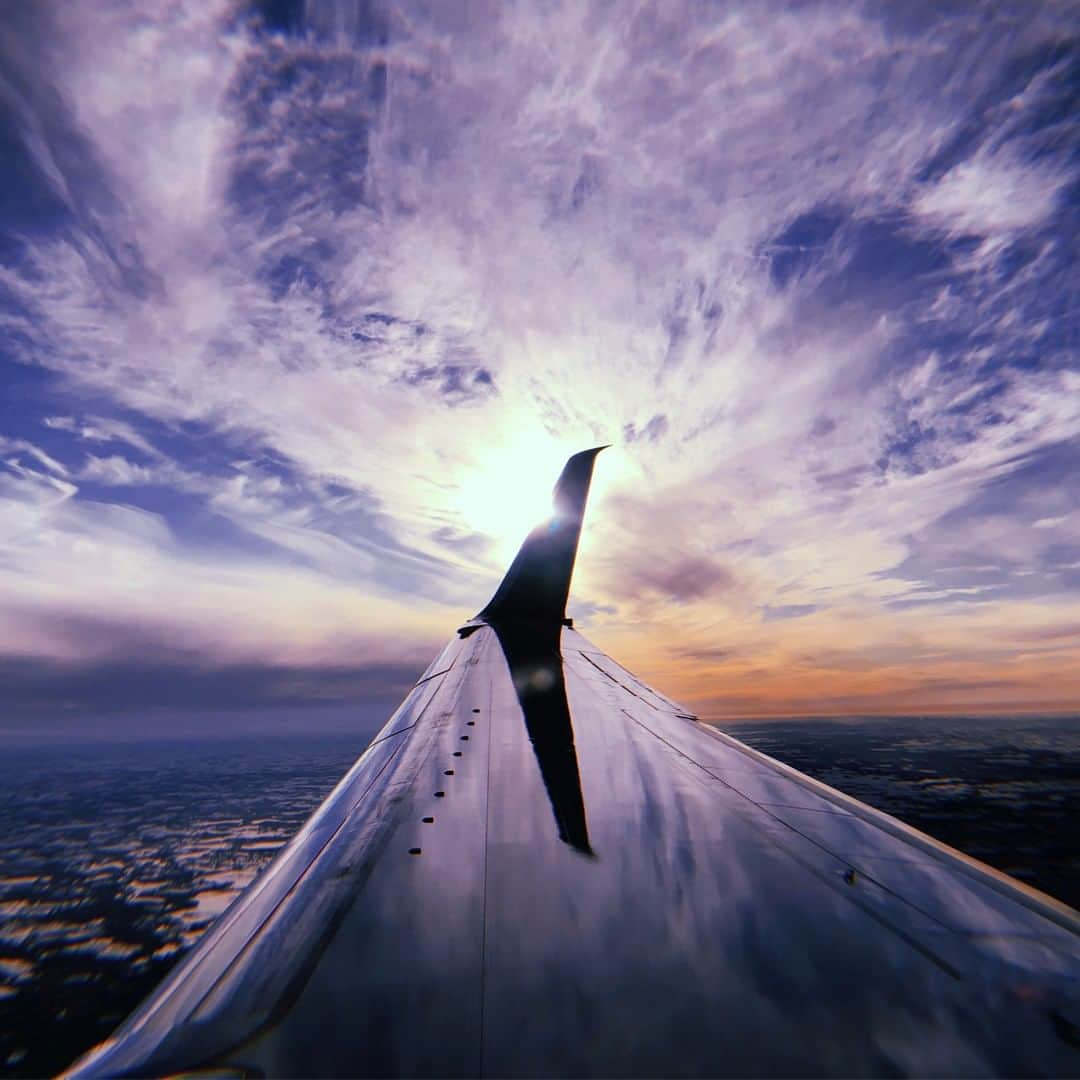 デルタ航空さんのインスタグラム写真 - (デルタ航空Instagram)「Fly forward and never look back.  Photo: Andy C. - First Officer, #LAX」7月16日 23時36分 - delta