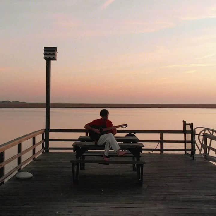 アーネスト・グリーンのインスタグラム：「Purple Noon comes out in almost 3 weeks - so I plan to start sharing a few of my favorite moments here to give you guys a taste of what to expect.  This is one of the most stripped down songs I’ve done to date - mainly just acoustic guitar and layered vocals.  It reminds me of my favorite Ballearic beat music from the 80s and 90s.  I was wanting to capture the same classic romance and longing found in that music.  Let me know what you guys think...」