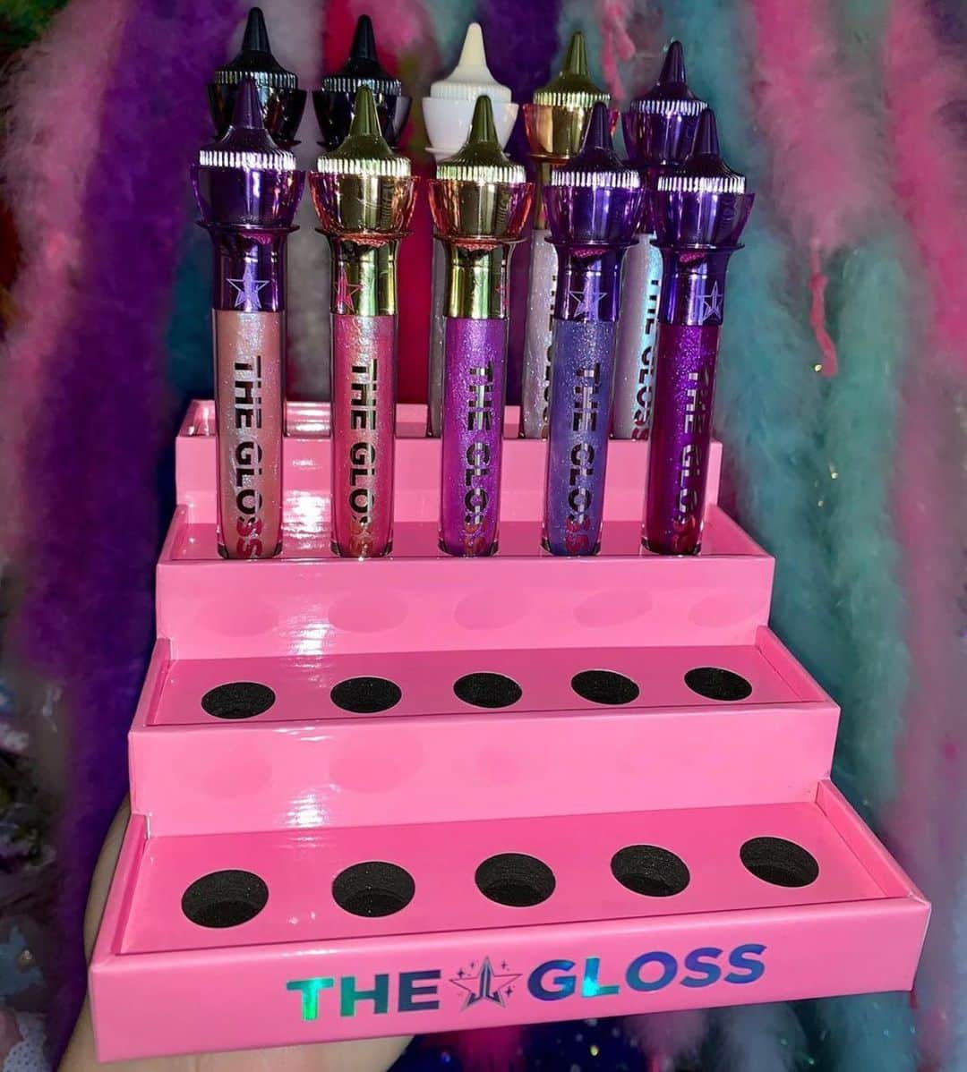 Jeffree Star Cosmeticsさんのインスタグラム写真 - (Jeffree Star CosmeticsInstagram)「Put it on display 🌟 @lipglossordie shows off our Pink #THEGLOSS display💖 A must have for every #jeffreestarcosmetics lover 💕」7月17日 0時00分 - jeffreestarcosmetics