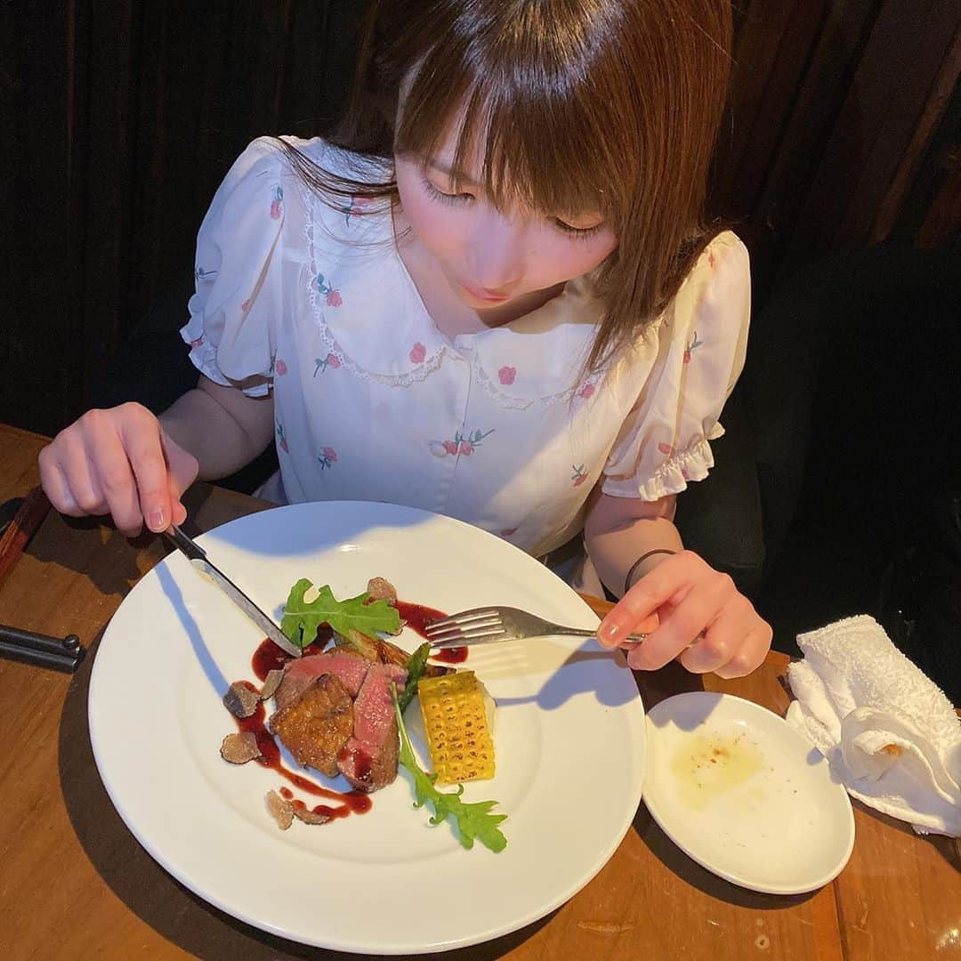 もえのあずきさんのインスタグラム写真 - (もえのあずきInstagram)「神楽坂デート💓 お料理もワインも美味しかったぁ😇💓 #神楽坂デート#神楽坂グルメ #神楽坂ディナー #treeskagurazaka#まいてぃ #大食い#大食い女子#pr」7月17日 0時09分 - moeazukitty