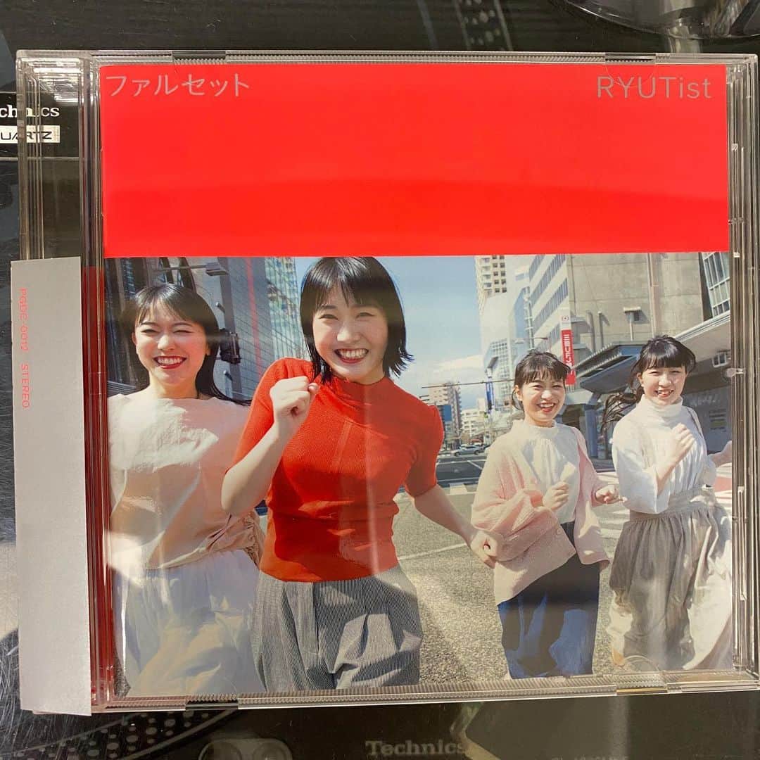 江口寿史のインスタグラム：「RYUTistちゃんの新しいアルバム。すごくいいジャケ。」