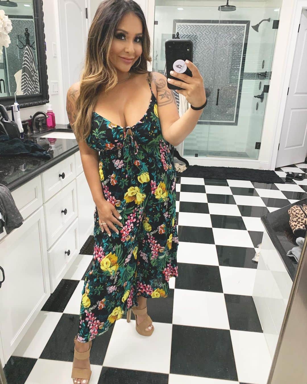 ニコール・ ポリッツィのインスタグラム：「NEW ARRIVALS 💋 @thesnookishop」