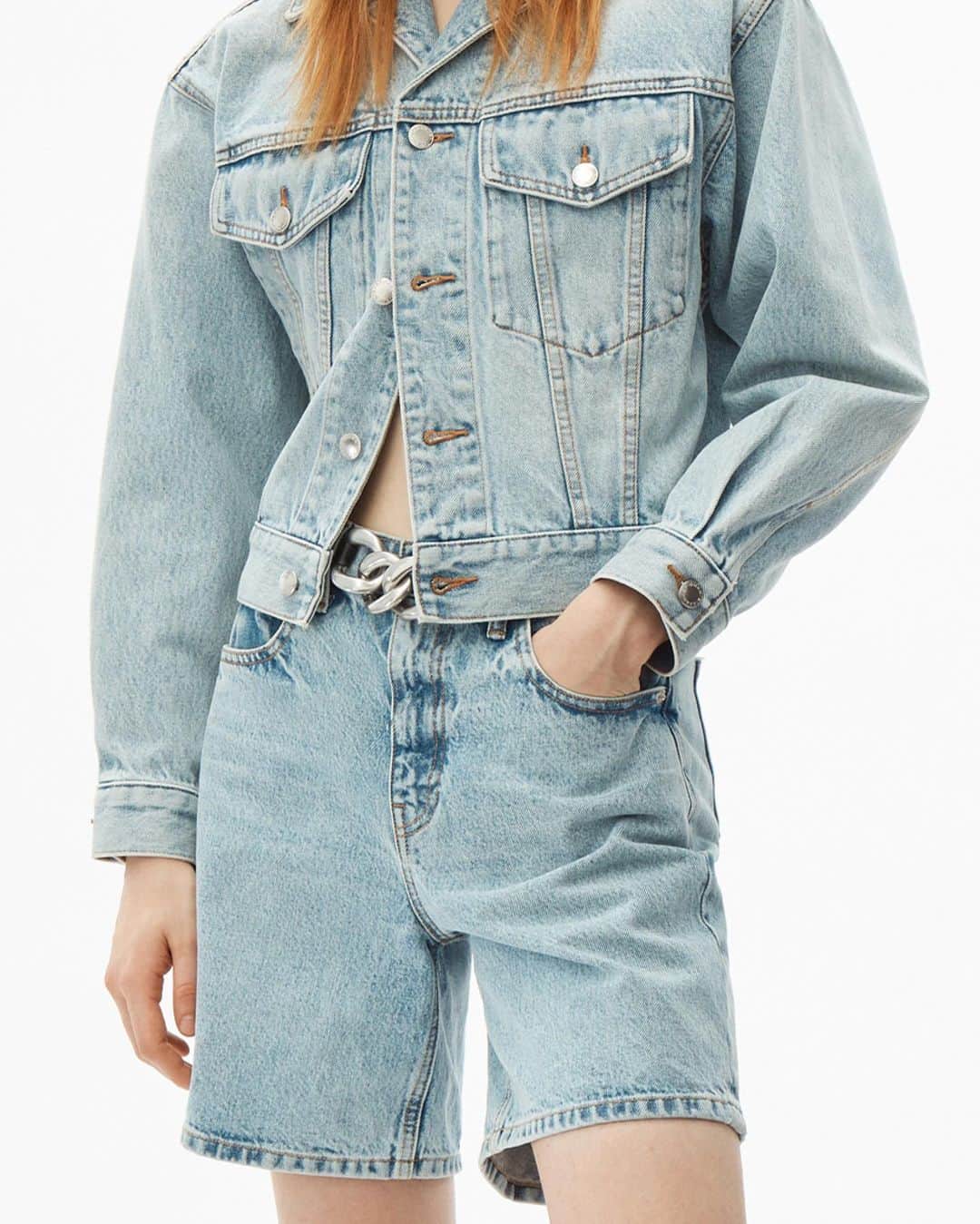 アレキサンダー・ワンのインスタグラム：「We’ve got good jeans.」