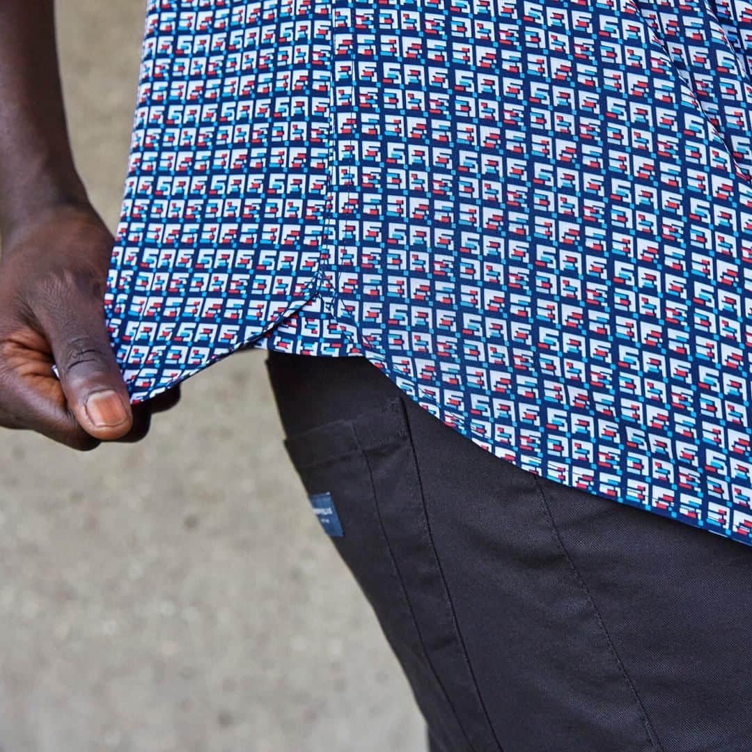 ペリーエリスのインスタグラム：「Summer dress code simplified with our total stretch shirt range. Think moisture-wicking technology to keep you cool and collected, always.  #lifereadysince1976」