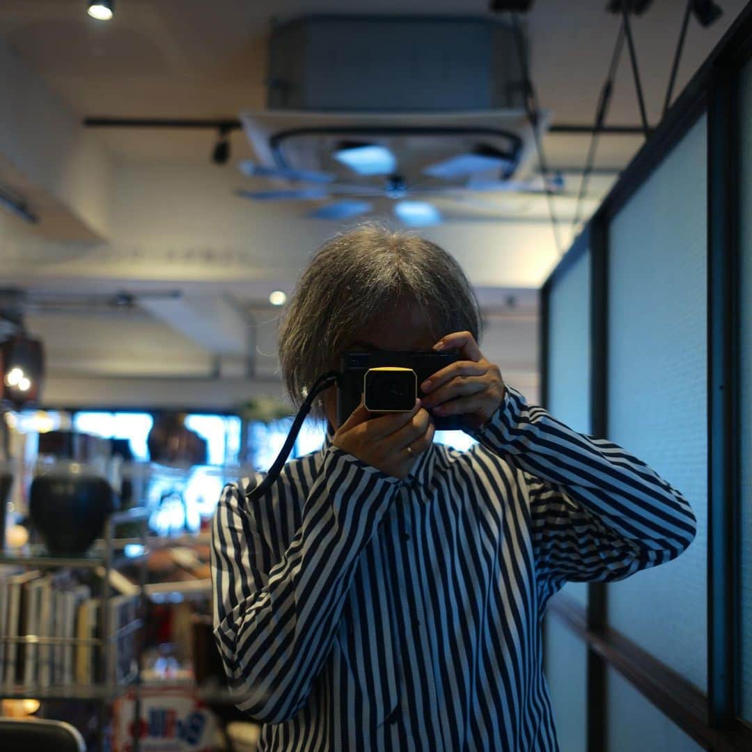 のインスタグラム：「Good morning Tokyo. おはようございます。記念にカメラ。深すぎてやばい。良い一日を。#M10P #goodvibesonly #goodneighbors #tokyolife #thisistokyo #thisisjapan」