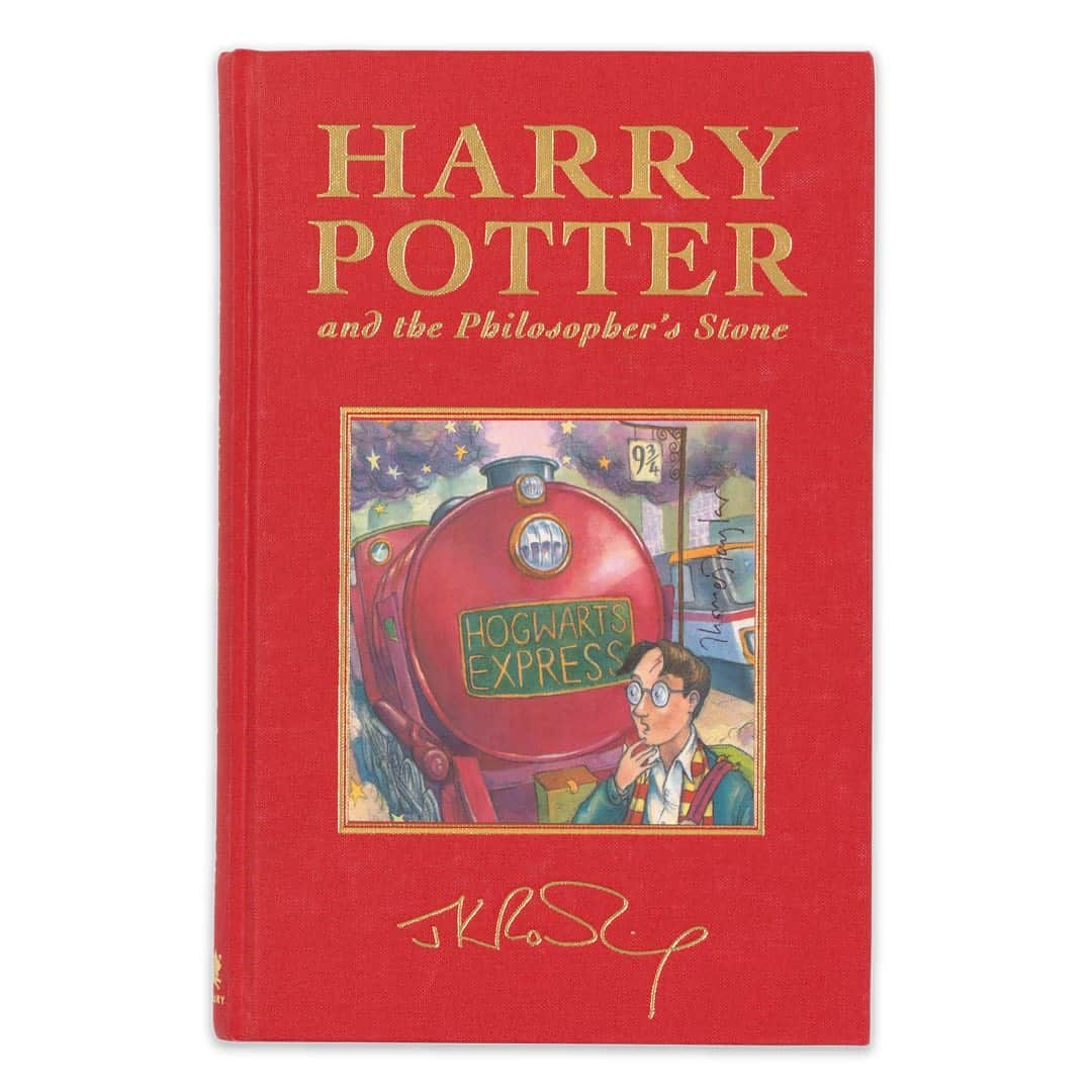 クリスティーズさんのインスタグラム写真 - (クリスティーズInstagram)「Upon its first publication in 1997, the story of the boy wizard Harry Potter took the world by storm finding immense popularity, critical acclaim and global commercial success. Its author J.K.Rowling was totally unknown at the time and went on to be named as the world's first billionaire author by Forbes.⠀ .⠀ The books have attracted younger readers and adult readers alike, and by 1999, with the publication of the third book in the fantasy series 'Prisoner of Azkaban', deluxe editions began to be published.⠀ .⠀ Rowling, J.K. (B. 1965). Complete Set Of Harry Potter Deluxe Editions - each volume is signed by the illustrator, 1999-2007. Estimate: £3,000-5,000.⠀ .⠀ Valuable Books & Manuscripts. 9-30 July, online.⠀ .⠀ #harrypotter #jkrowling #books #deluxeeditions #collecting」7月17日 6時51分 - christiesinc