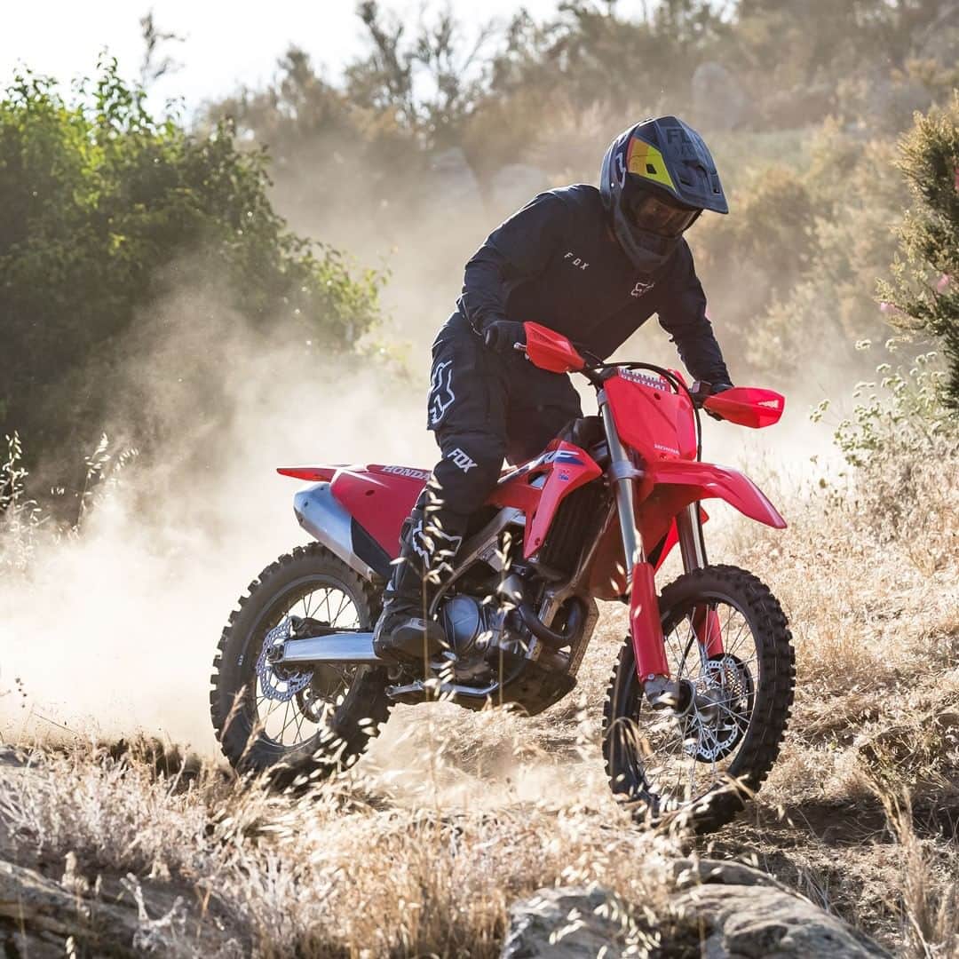 Honda Powersports USさんのインスタグラム写真 - (Honda Powersports USInstagram)「2021 CRF450RX  For the 2021 model year, it’s better than ever, getting the same important performance upgrades as the motocross-focused CRF450R and retaining off-road-specific features like dedicated ECU and suspension settings, an 18-inch rear wheel and an aluminum side stand. New for 2021, the CRF450RX comes standard with handguards and a revised 2.1 gallon fuel tank that narrows the bike width at the radiator shrouds. The combination yields a race machine that’s ready to chase arrows and ribbon along trails from coast to coast. #ridered #2021crf250rx #crfcollective」7月17日 2時00分 - honda_powersports_us
