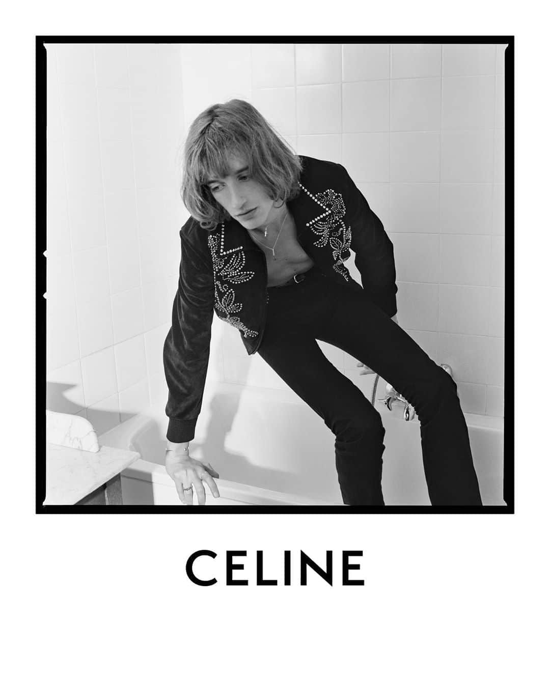 Celineさんのインスタグラム写真 - (CelineInstagram)「CELINE HOMME WINTER 20 CELINE STUDDED LEATHER JACKET  COLLECTION AVAILABLE IN STORE AND AT CELINE.COM AUGUST 28 2020  DYLAN PHOTOGRAPHED BY @HEDISLIMANE IN SAINT TROPEZ IN JUNE 2020  #CELINEHOMME #CELINEBYHEDISLIMANE」7月17日 2時00分 - celine