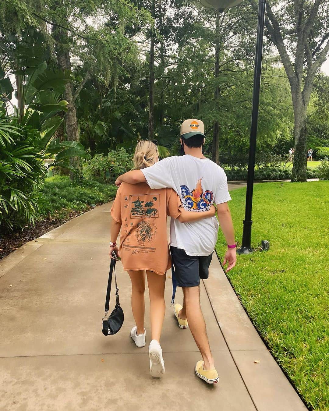 オリヴィア・ホルトのインスタグラム：「hbd bubbs 🕺🏼 19 never looked so 25 💕💕」
