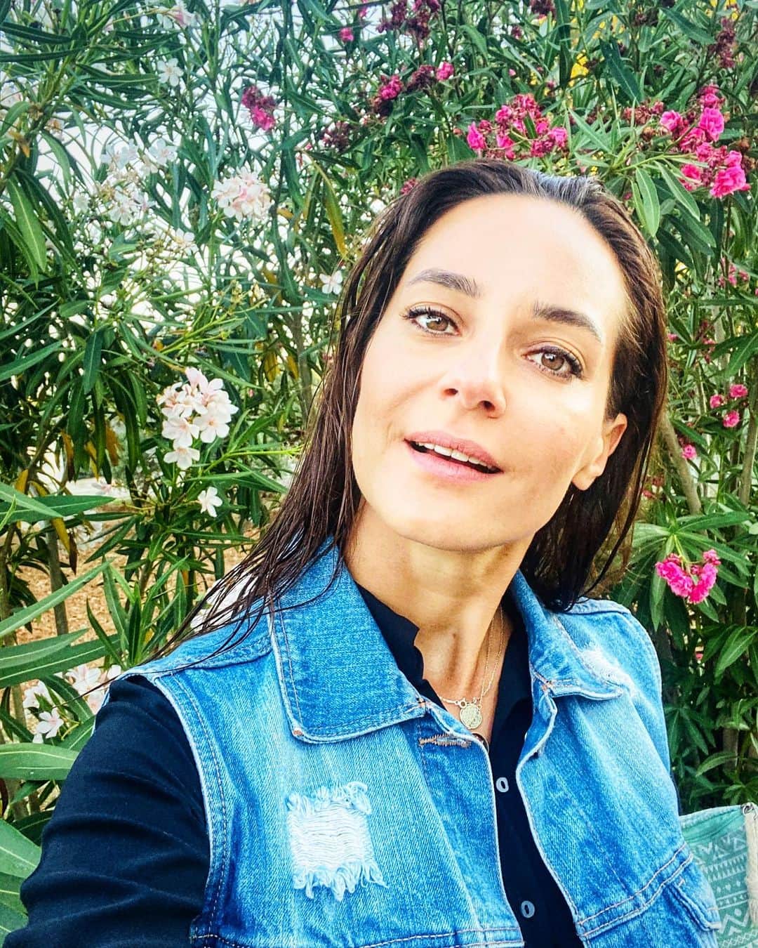 Sedef Avciさんのインスタグラム写真 - (Sedef AvciInstagram)「🌺」7月17日 2時48分 - sedefavci_