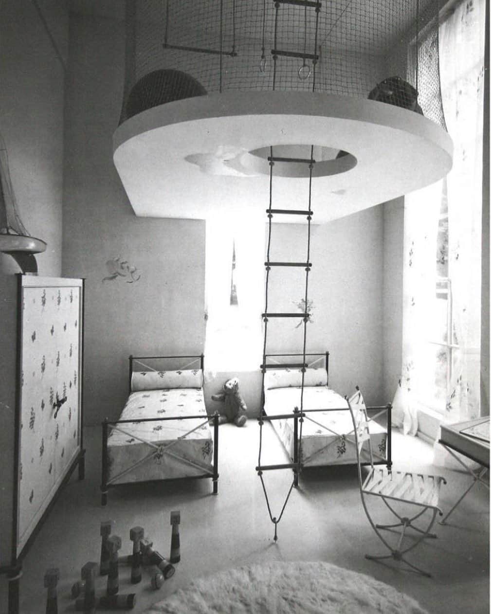 シー ニューヨークさんのインスタグラム写真 - (シー ニューヨークInstagram)「Children’s room with gymnastics loft, 1937 #AndreArbus」7月17日 3時16分 - seanewyork